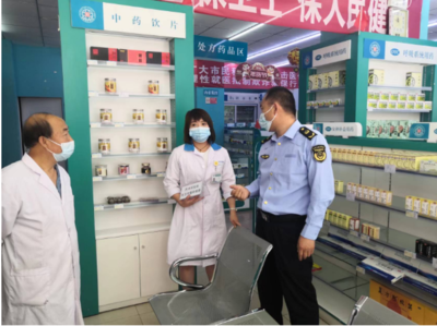 筑牢校園安全防線 甘肅省榆中縣市場(chǎng)監(jiān)管局開(kāi)展學(xué)校周邊藥械安全專項(xiàng)檢查